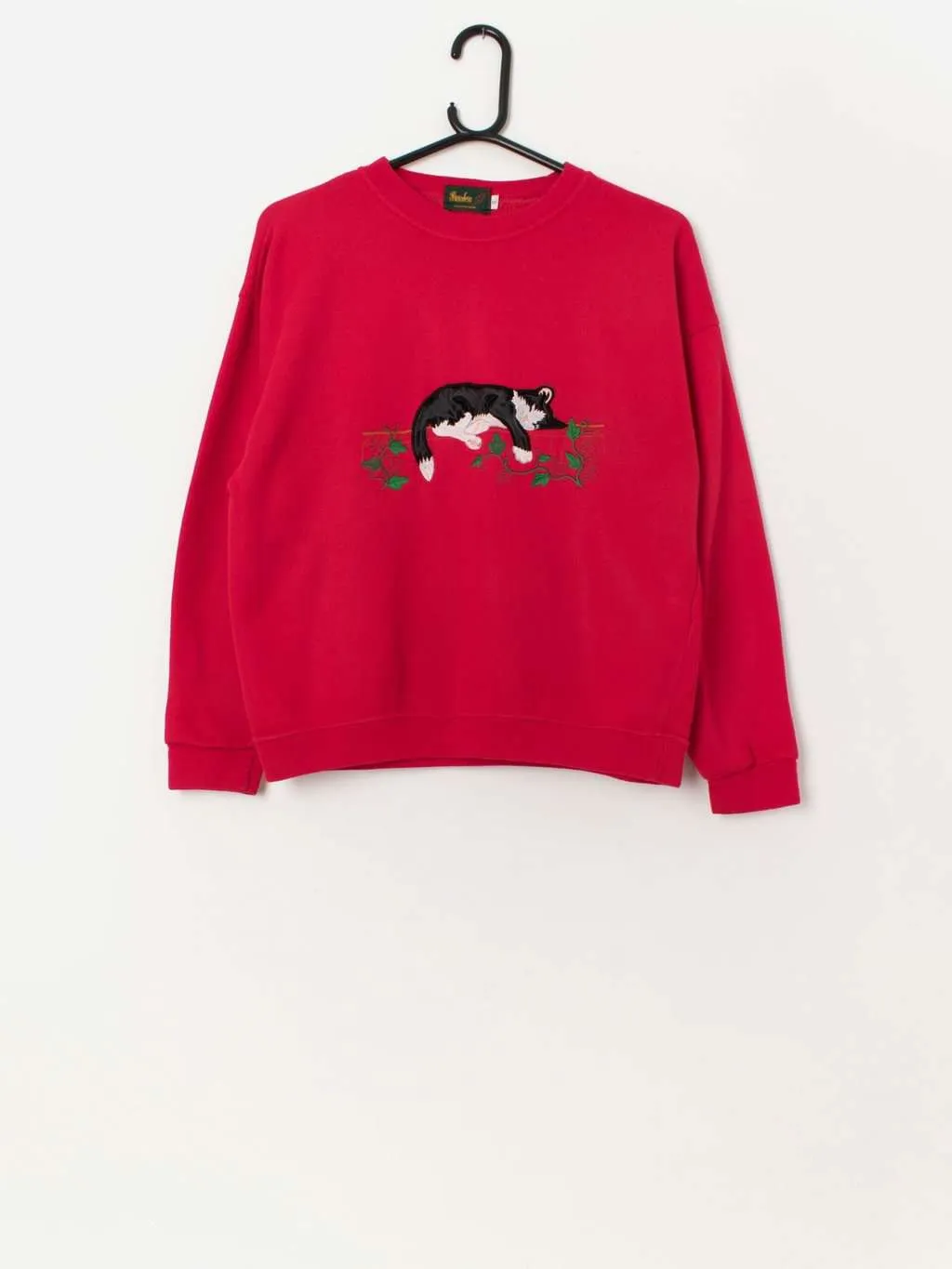 90s vintage sleeping cat sweatshirt in bright red – Medium