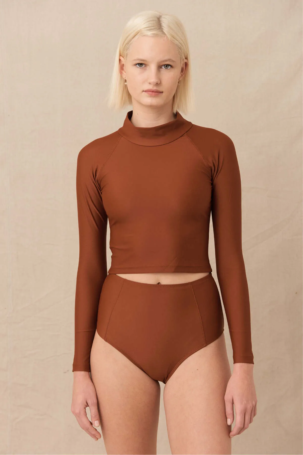 Aire Turtle Neck Rashguard - Rust