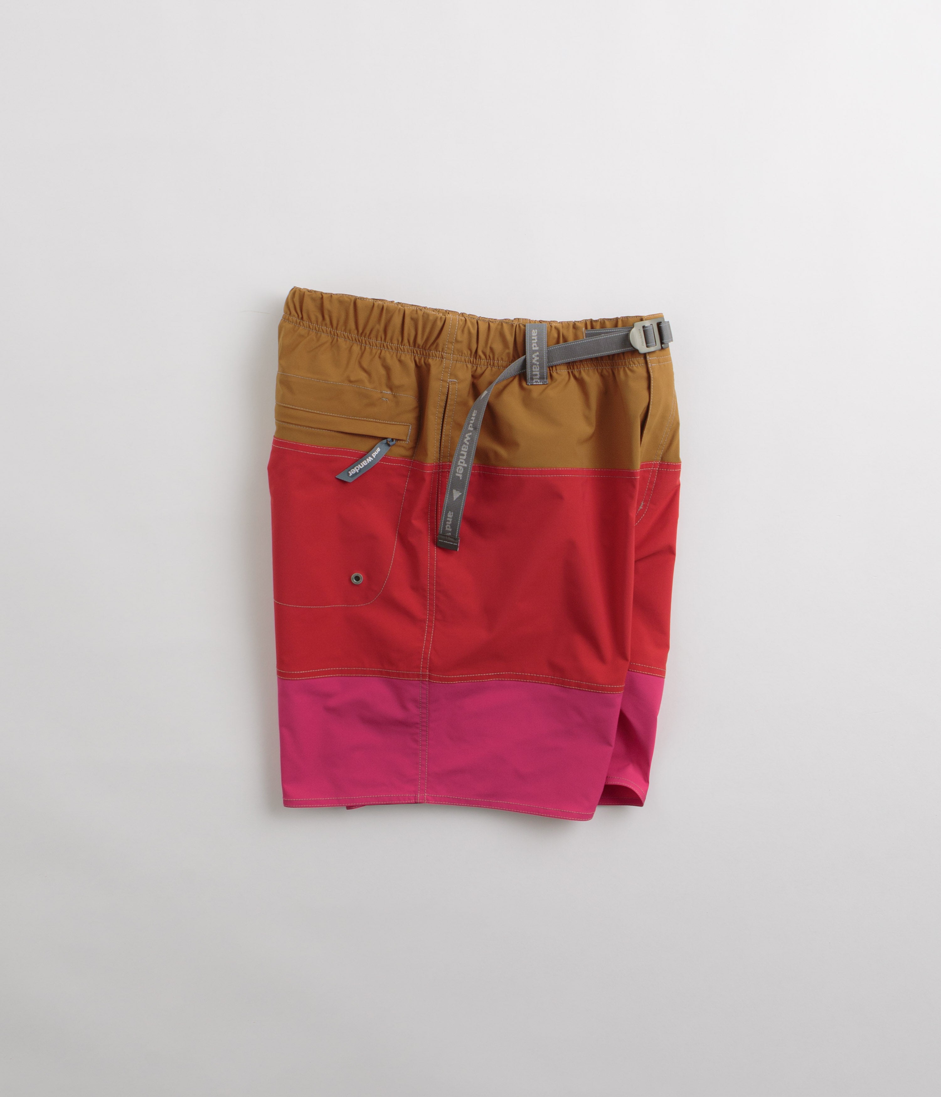 and wander Wave Shorts - Red