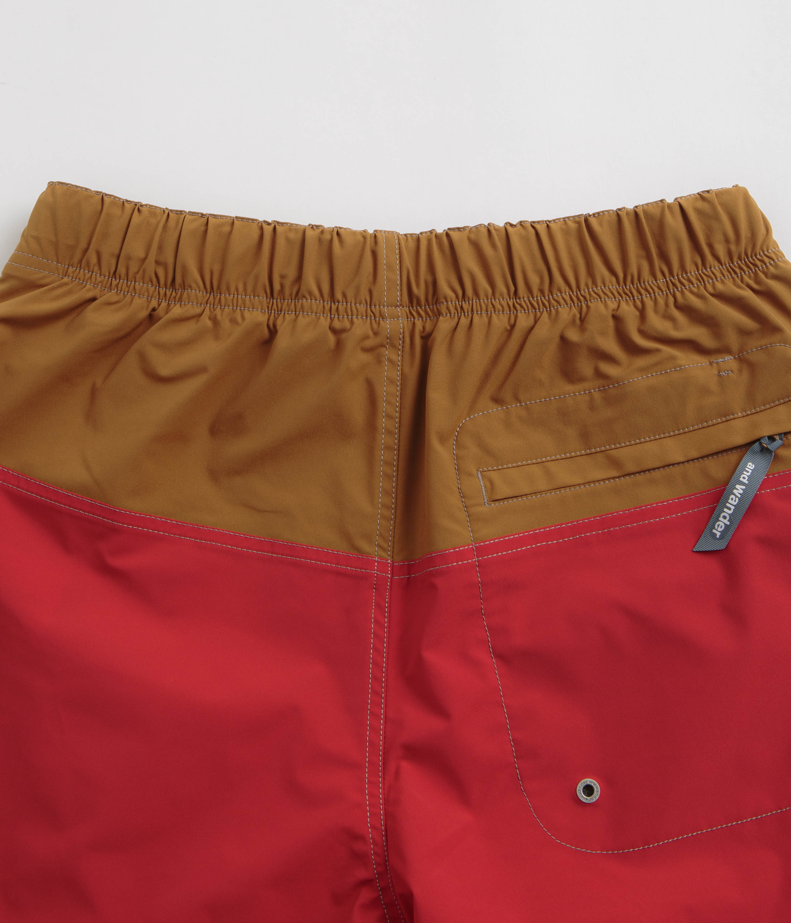 and wander Wave Shorts - Red