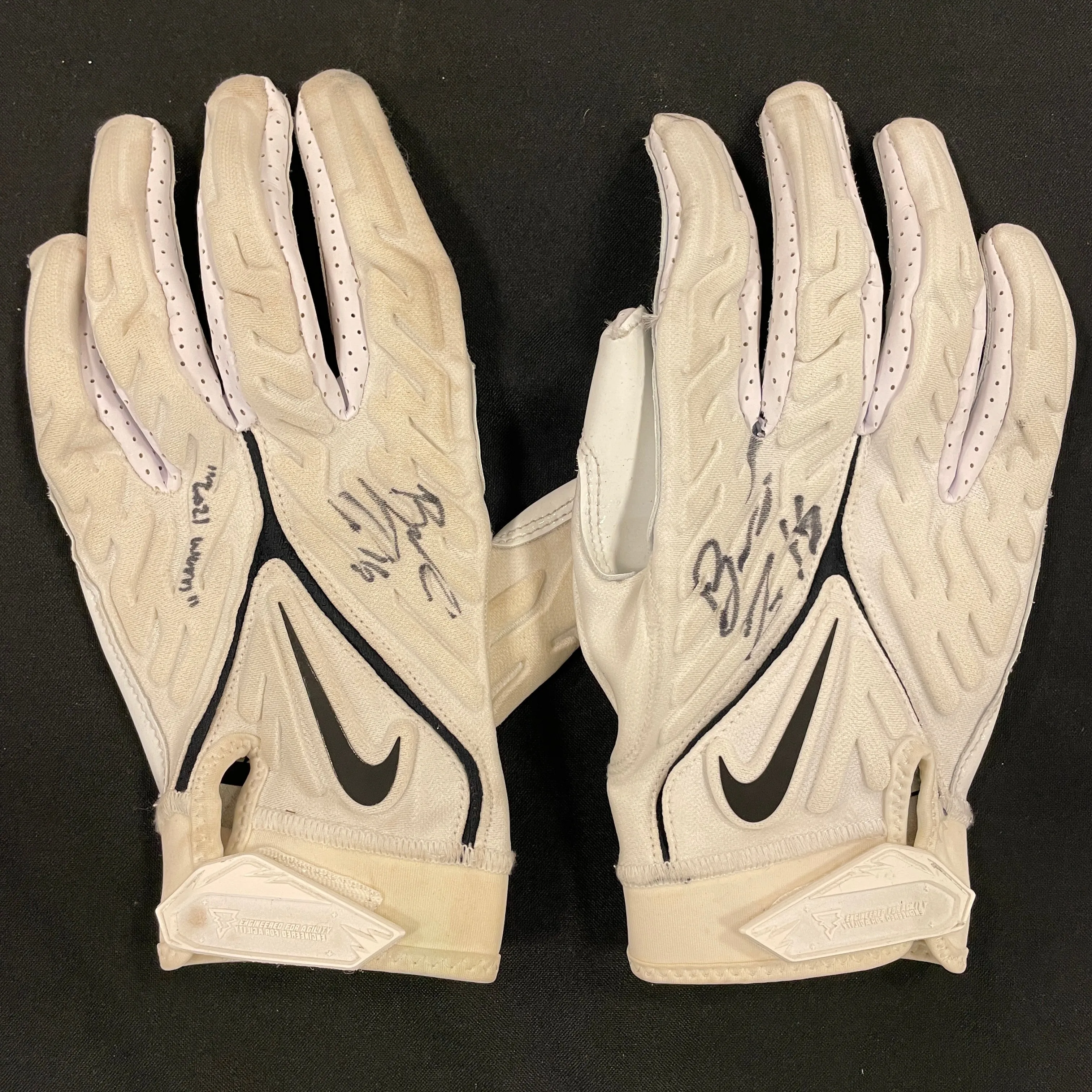 Brandon Zylstra Worn Gloves