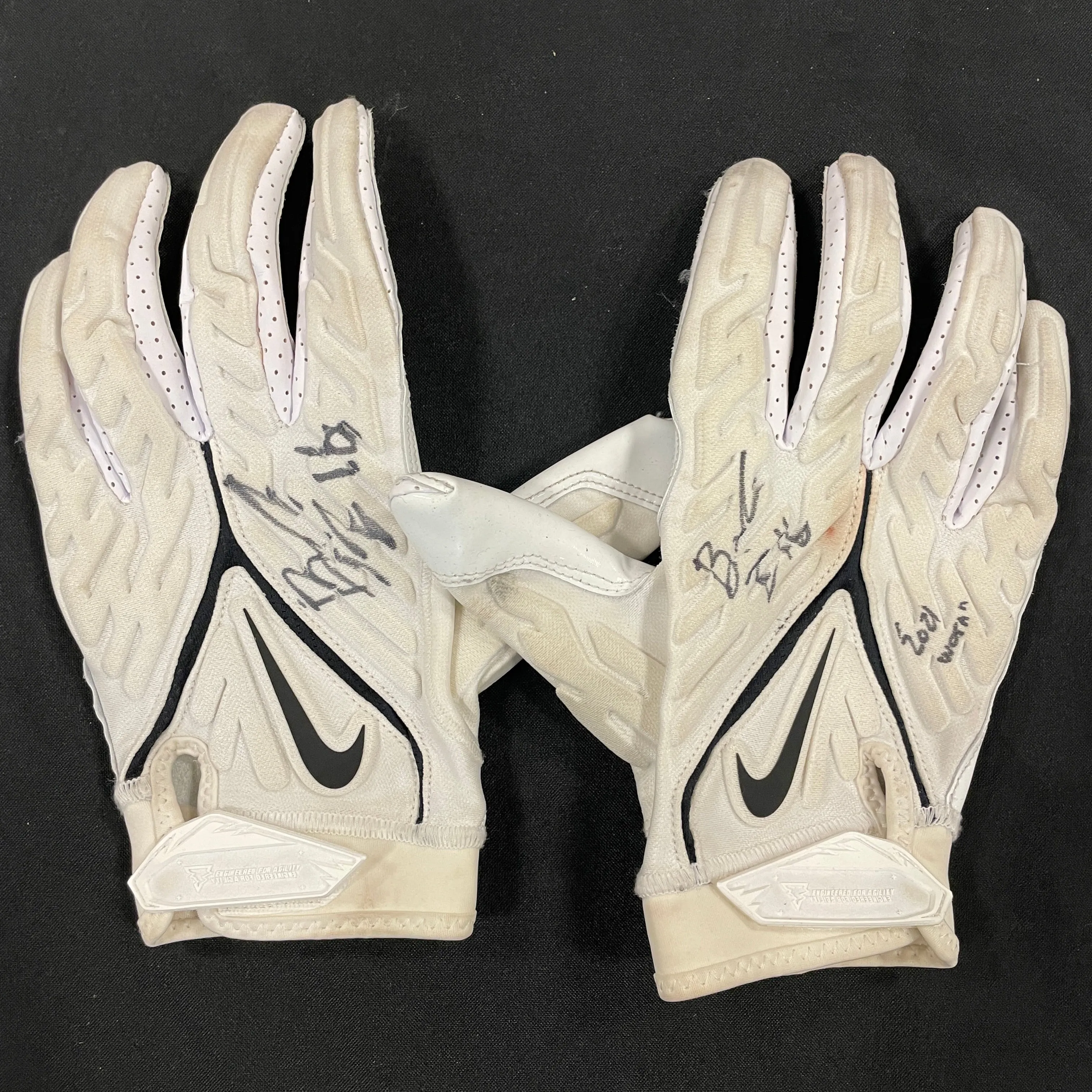 Brandon Zylstra Worn Gloves