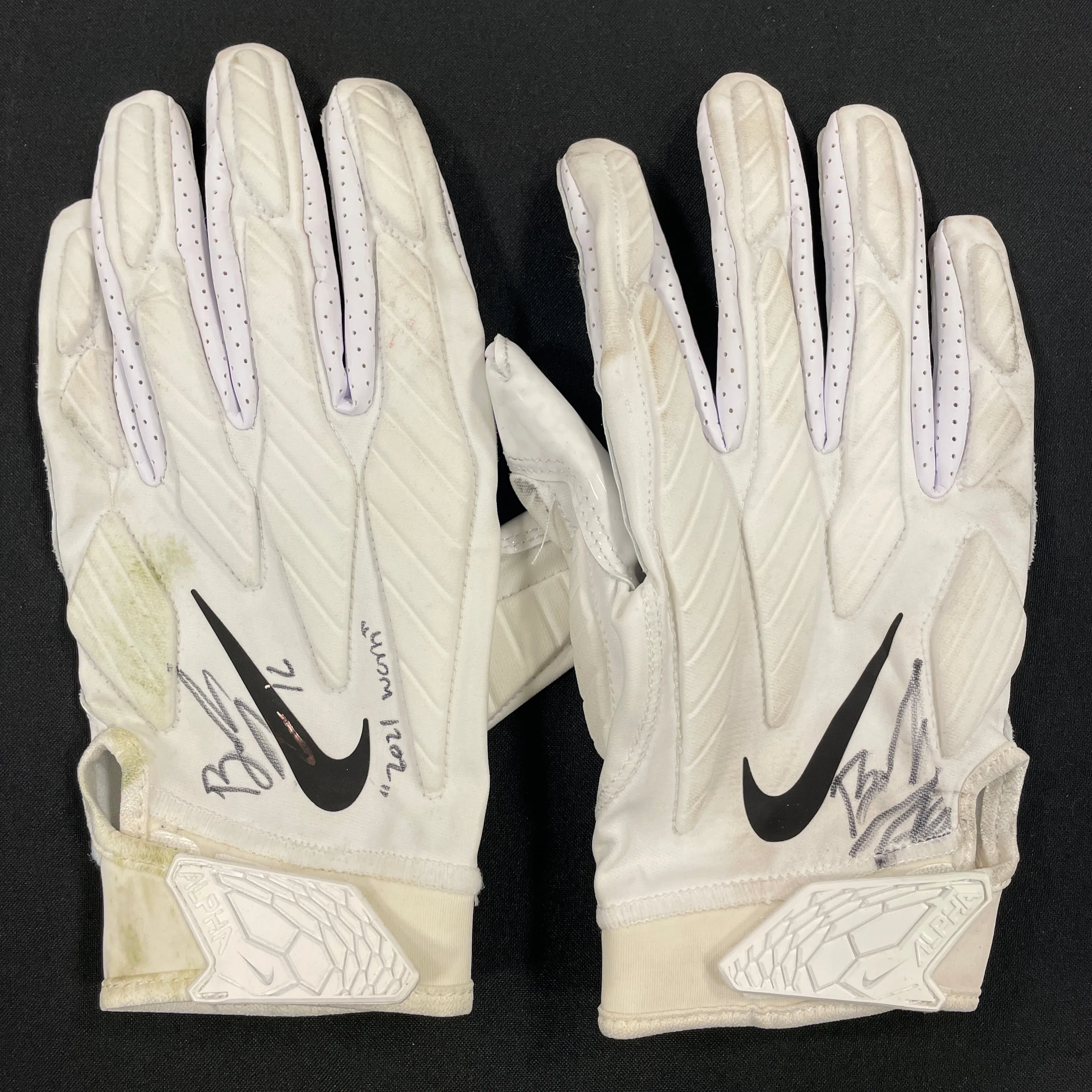 Brandon Zylstra Worn Gloves