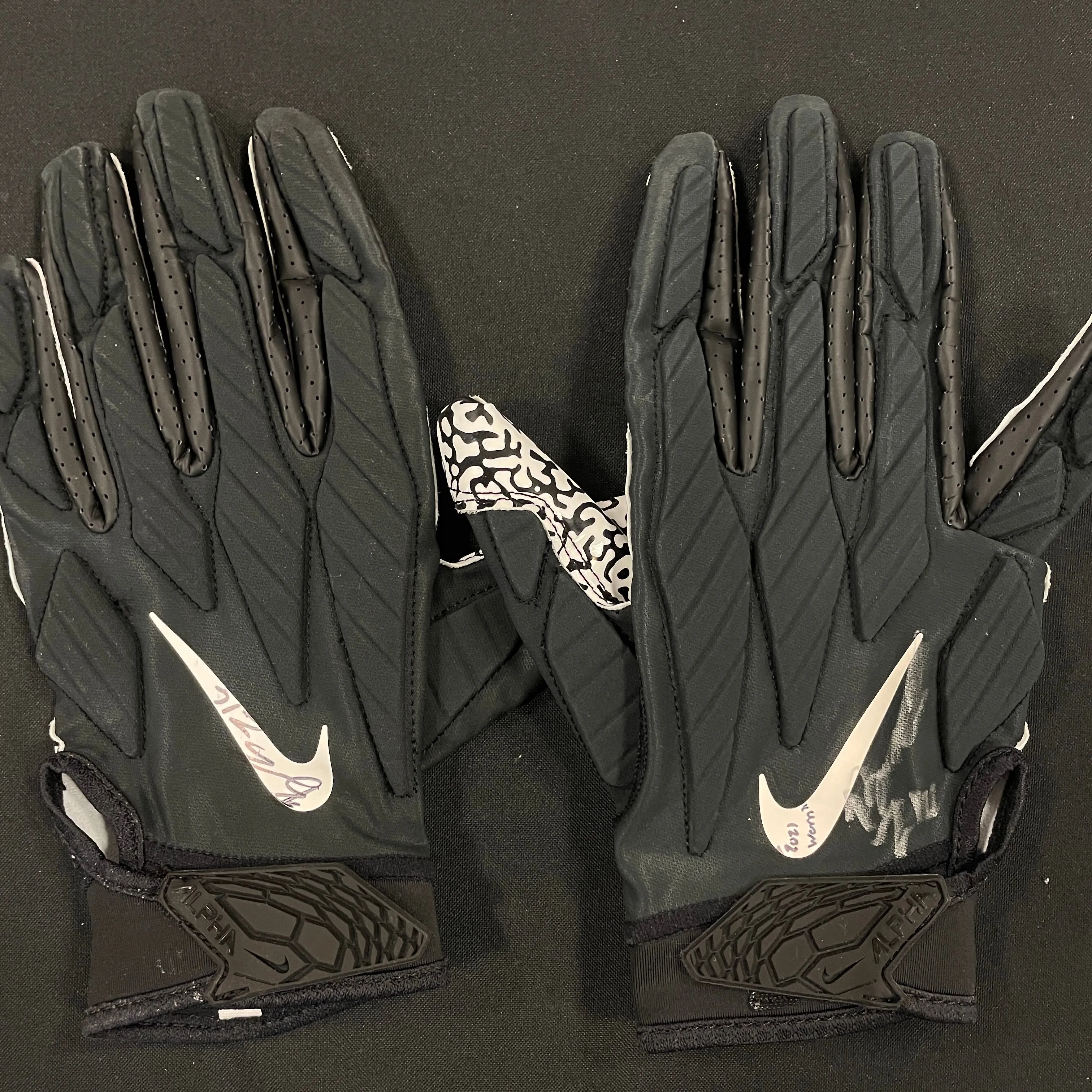 Brandon Zylstra Worn Gloves