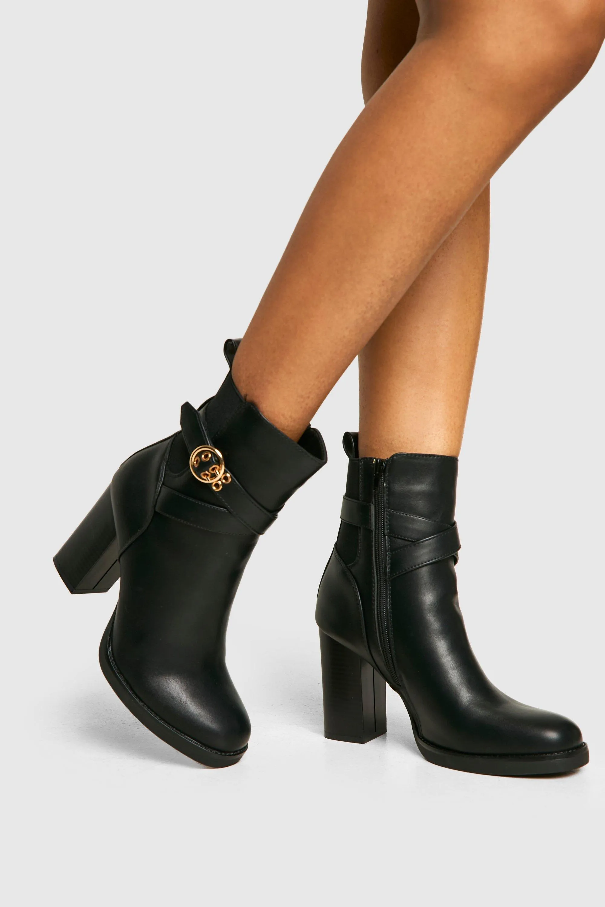 Buckle Detail Heeled Chelsea Boot