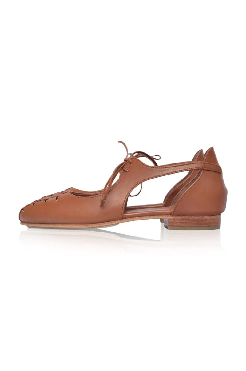 Eden Pointy Toe Ballet Flats in Vintage Camel