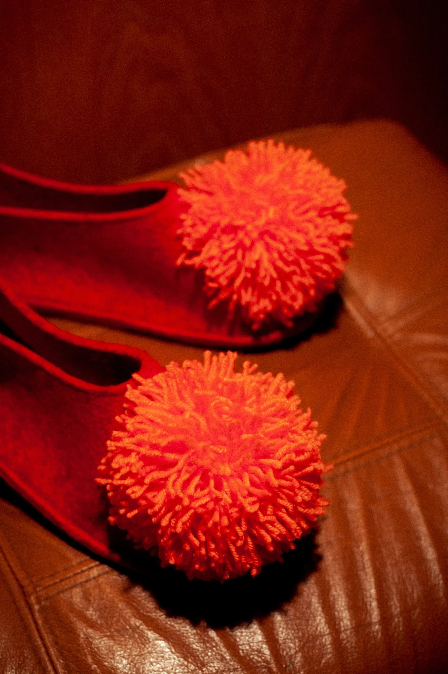 FRESH ORANGE vegan slippers