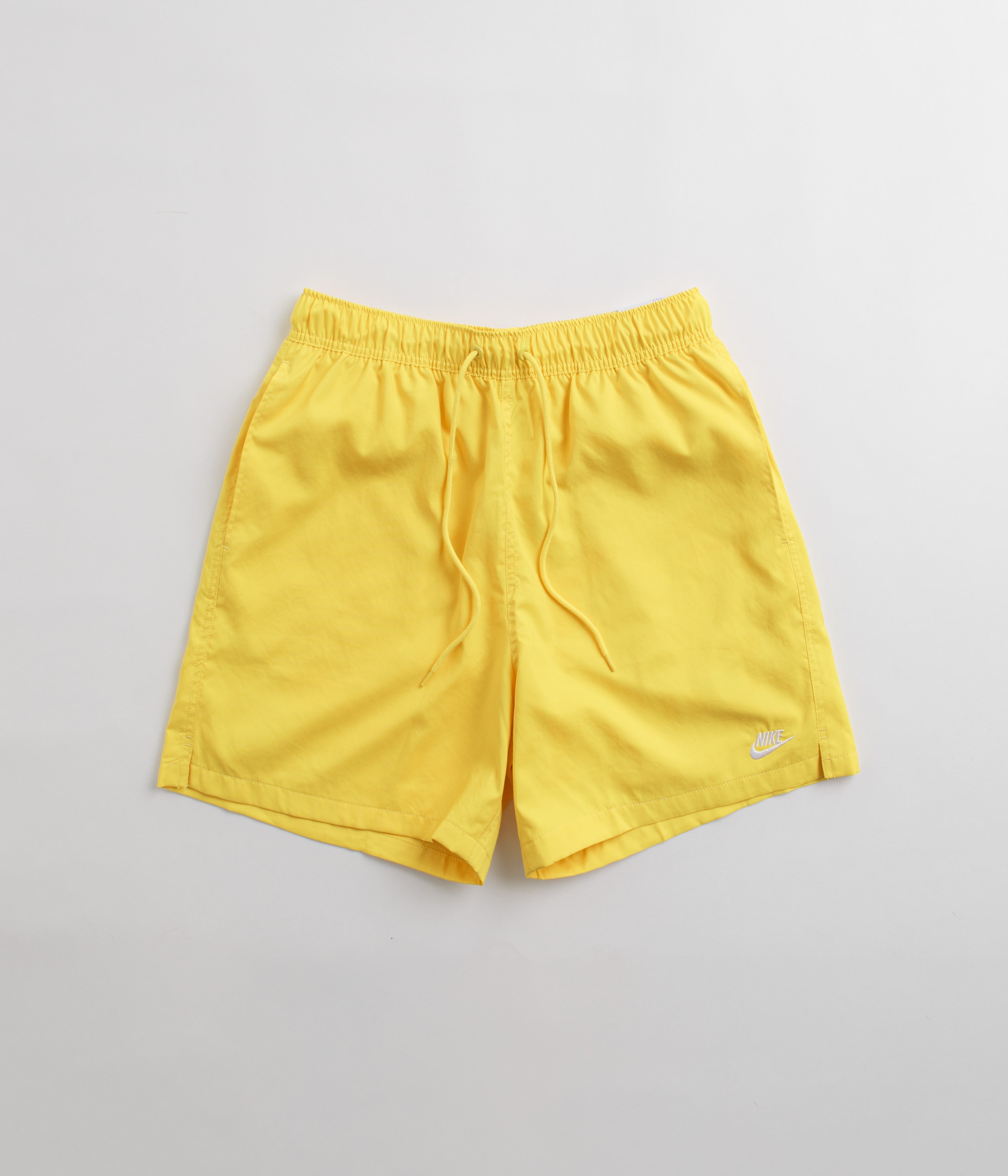 Nike Club Woven Flow Shorts - Lightening / White