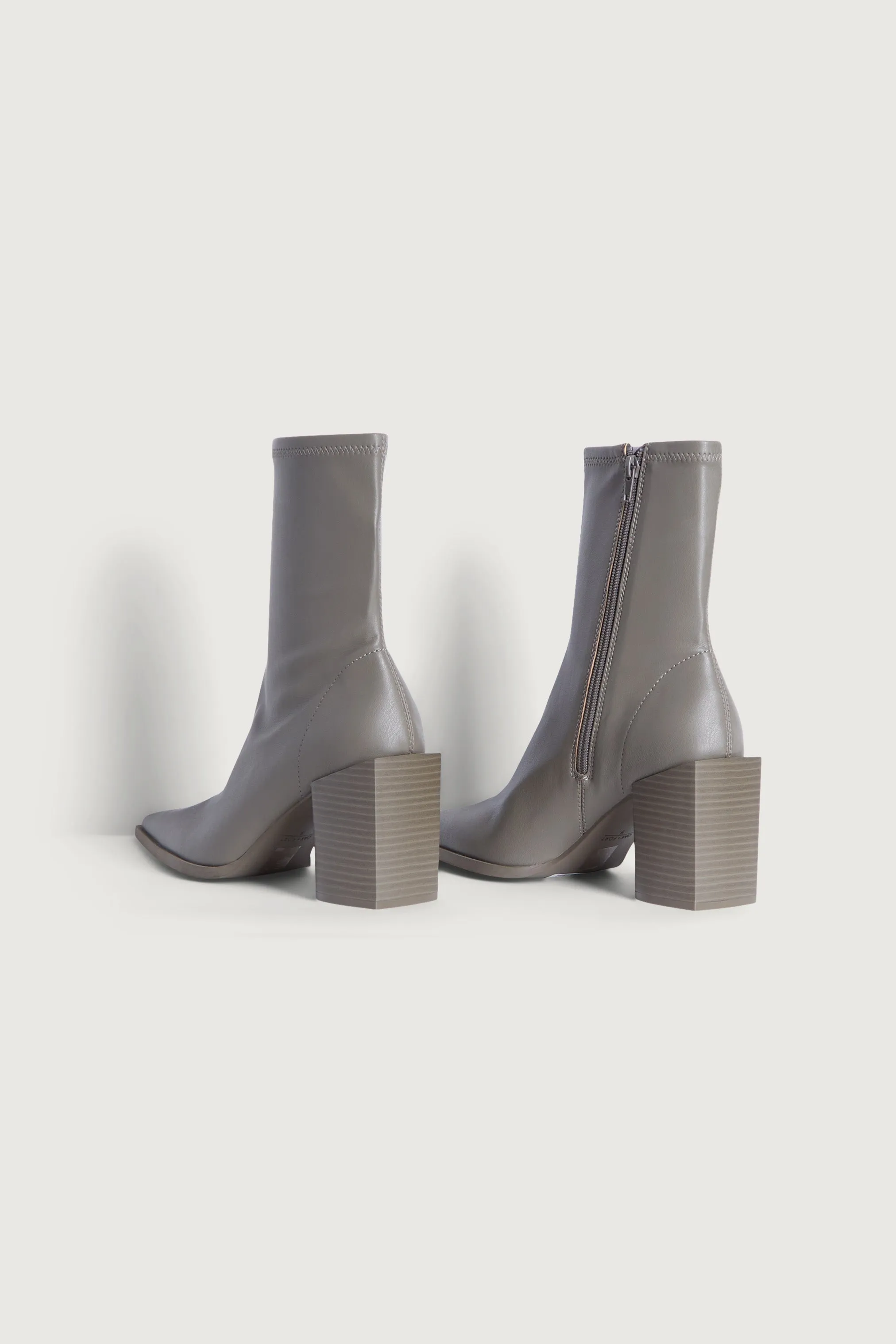 POINTED TOE ANKLE BOOT