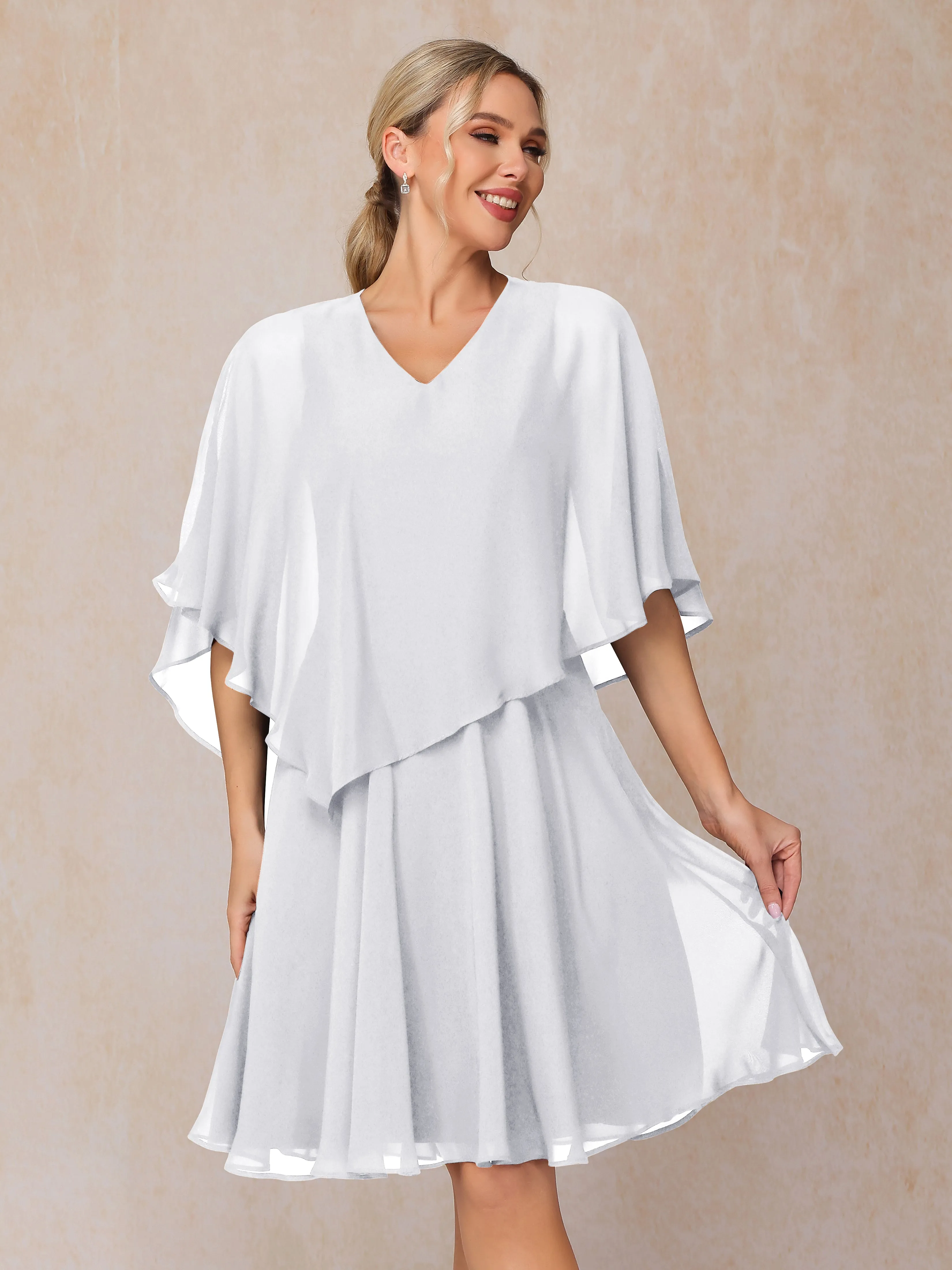 Trapèze Manches asymétriques Col V Mousseline Robe Mère de la Mariée avec cape