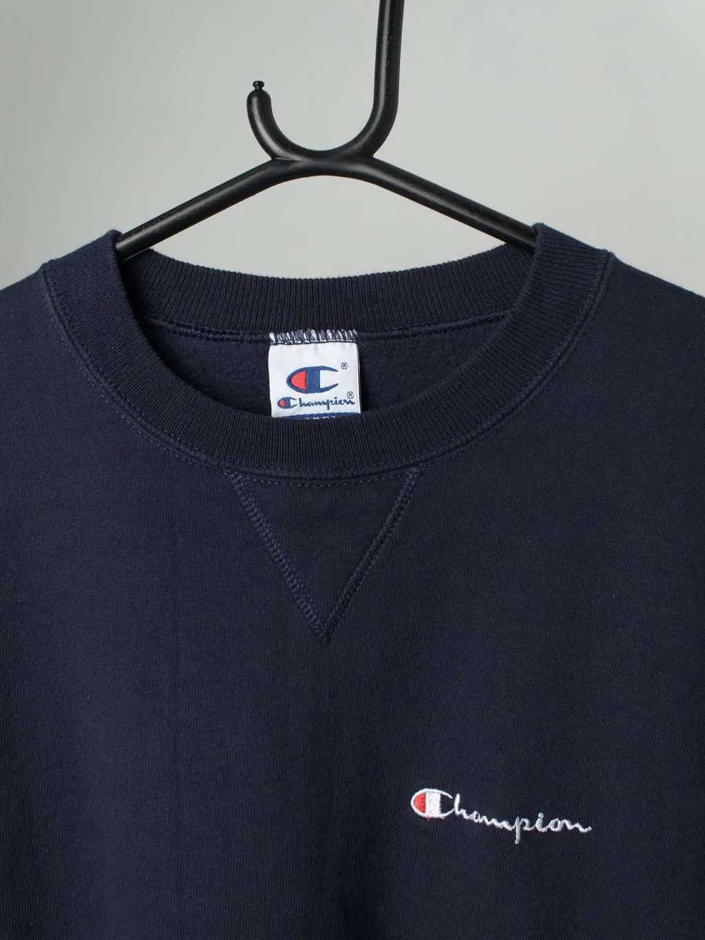 Vintage Champion sweatshirt in deep blue – Large